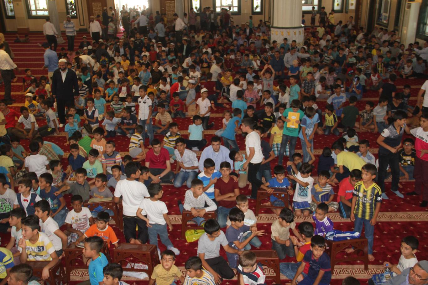 Yüzlerce çocuğun Kur’an öğrenme heyecanı başladı